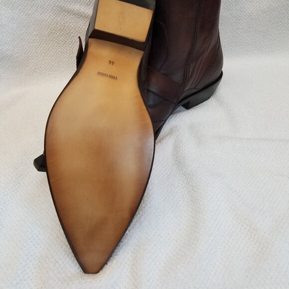 Exquisite pair of mens cowboy boots. Leather. New and unworn. - Picture 6 of 12